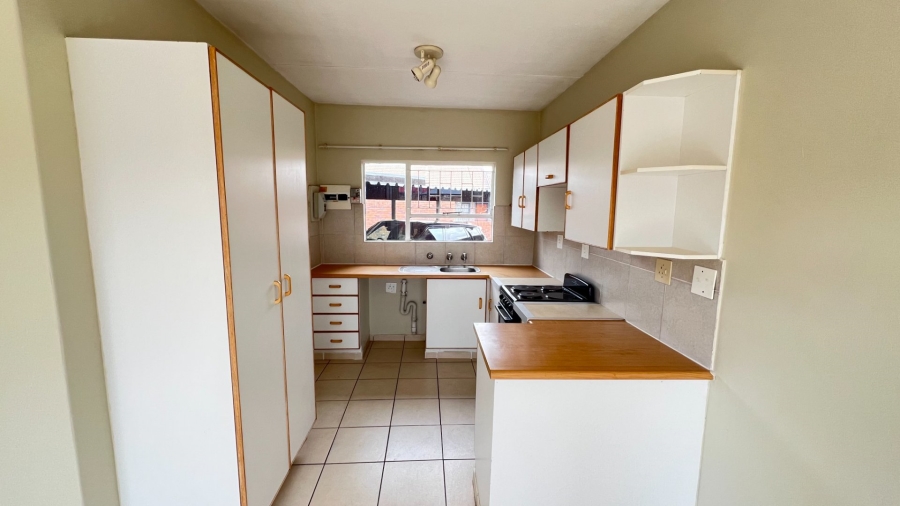 2 Bedroom Property for Sale in Langenhovenpark Free State